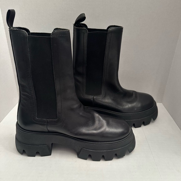 NWOT Thursday Boots SOLD UNABLE TO DELETE - Picture 1 of 12